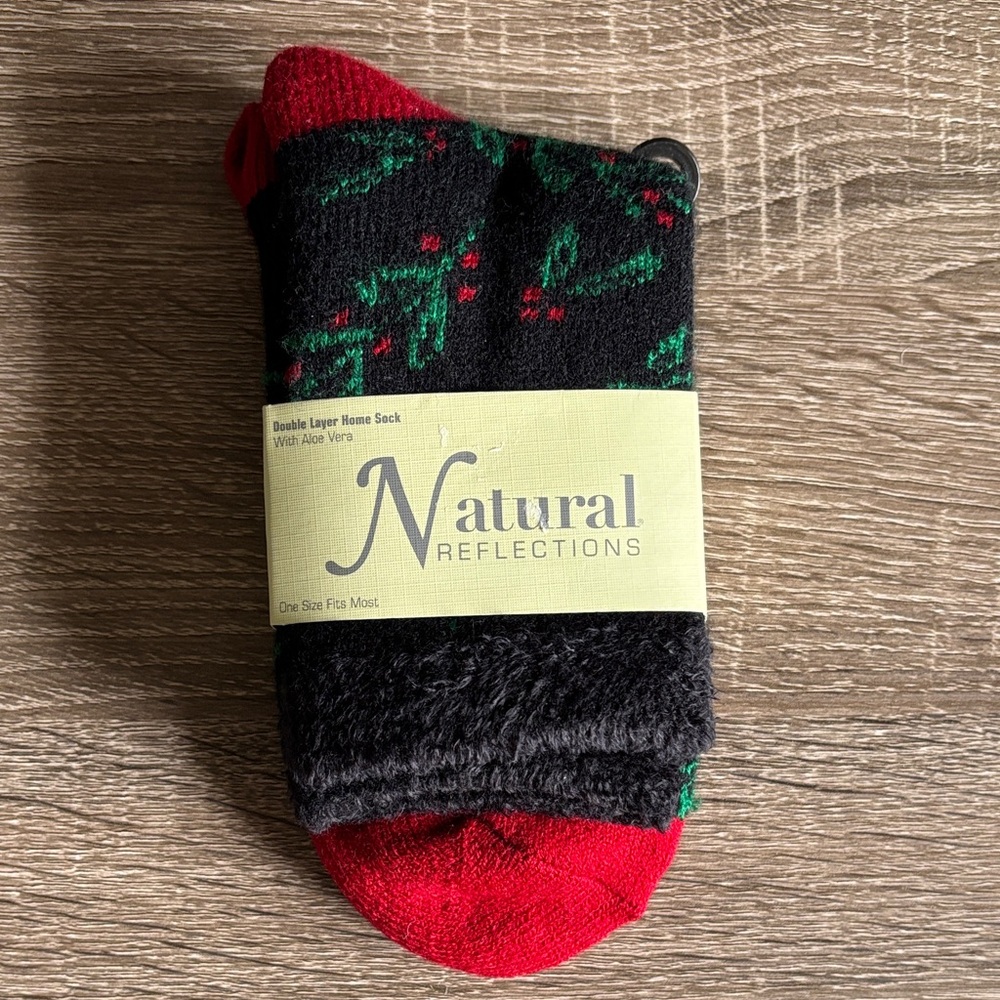 Natural Reflections Festive Black and Red Socks